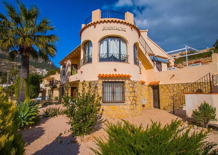 Willa Markus - Plusholidays